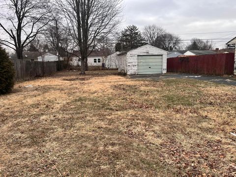 Photo of 928 S Ashburton Road, Columbus, OH 43227 (MLS # 226002114)