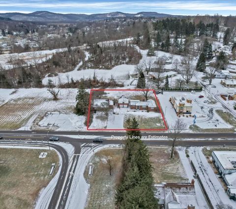 Photo of 1318 Western Avenue, Chillicothe, OH 45601 (MLS # 226011246)