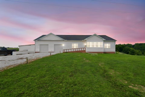 Photo of 43 Mount Zion Road NW, Lancaster, OH 43130 (MLS # 226027657)