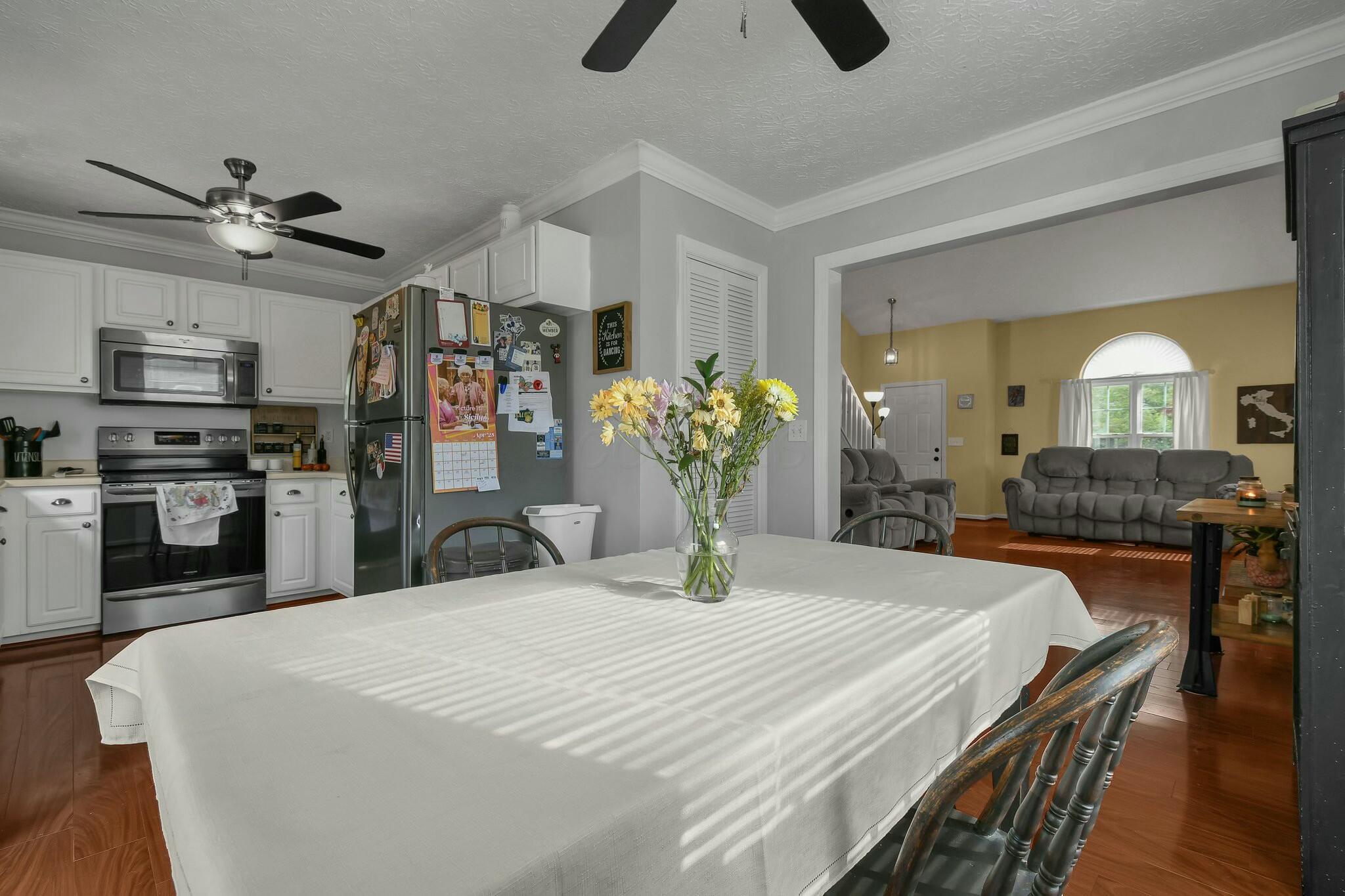 576 Monroe Drive, Ashville, Ohio image 14