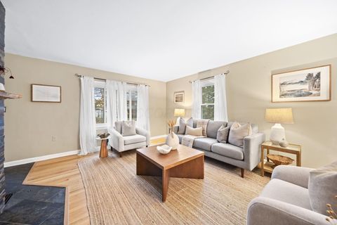 Photo of 98 Blenheim Road, Columbus, OH 43214 (MLS # 225045578)