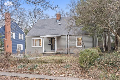 Tiny photo for 98 Blenheim Road, Columbus, OH 43214 (MLS # 225045578)