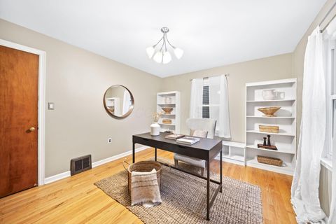 Tiny photo for 98 Blenheim Road, Columbus, OH 43214 (MLS # 225045578)