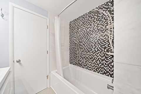 Tiny photo for 98 Blenheim Road, Columbus, OH 43214 (MLS # 225045578)