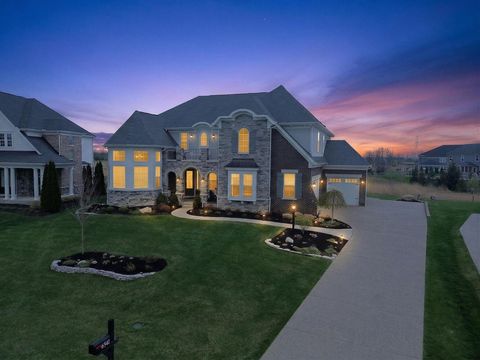 Photo of 6541 Marshview Drive, Hilliard, OH 43026 (MLS # 226010524)