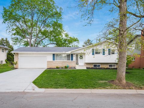 Photo of 1016 Kennington Avenue, Columbus, OH 43220 (MLS # 226014627)