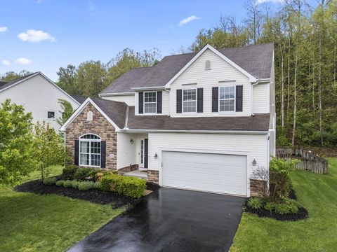 Photo of 679 Greenwood Loop, Newark, OH 43055 (MLS # 226014607)
