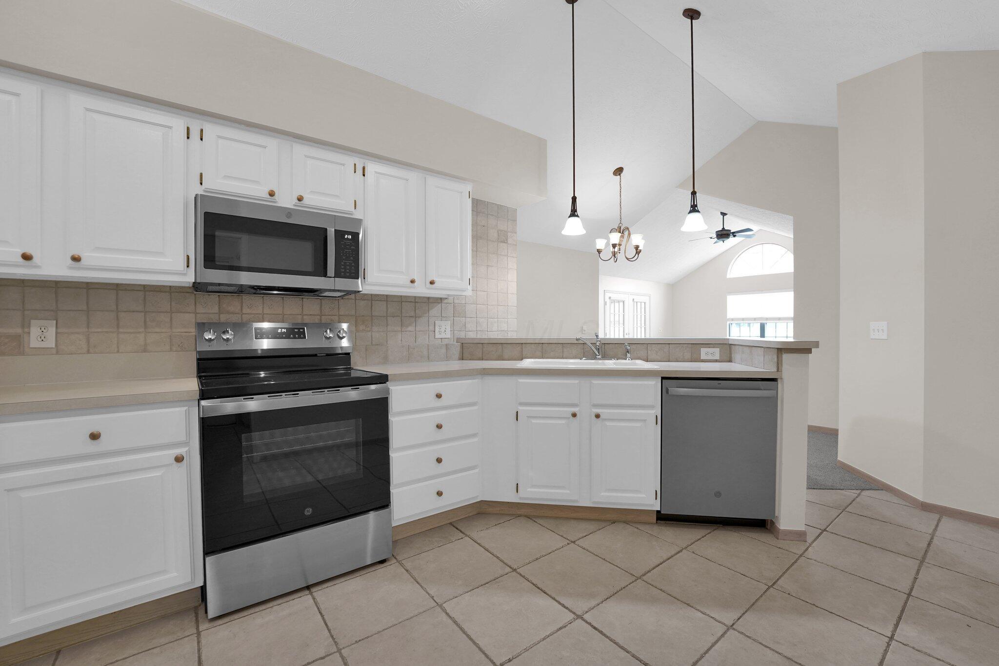 5585 Meadowood Lane, Westerville, Ohio image 5