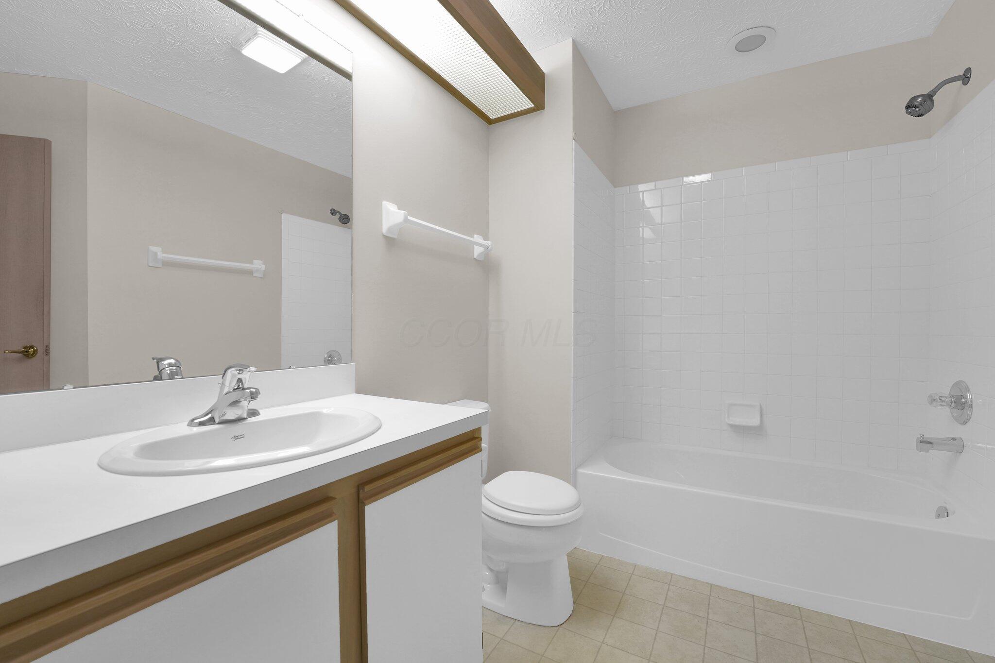 5585 Meadowood Lane, Westerville, Ohio image 17