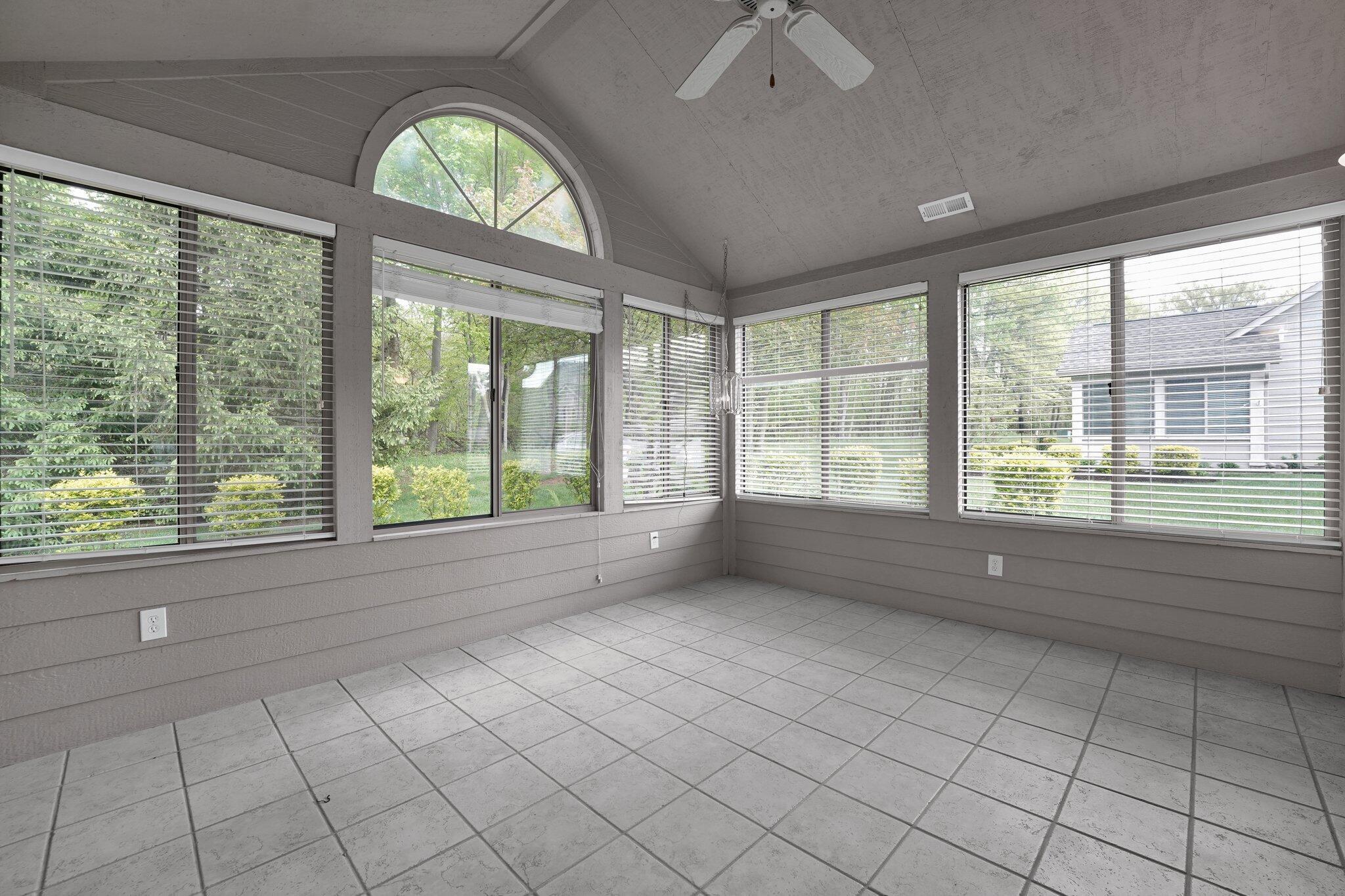 5585 Meadowood Lane, Westerville, Ohio image 19