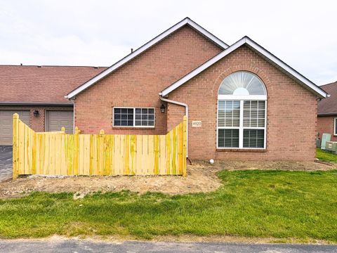 Photo of 4920 Meadow Run Drive, Hilliard, OH 43026 (MLS # 226002664)