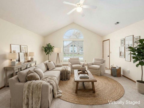 Photo of 4920 Meadow Run Drive, Hilliard, OH 43026 (MLS # 226002664)
