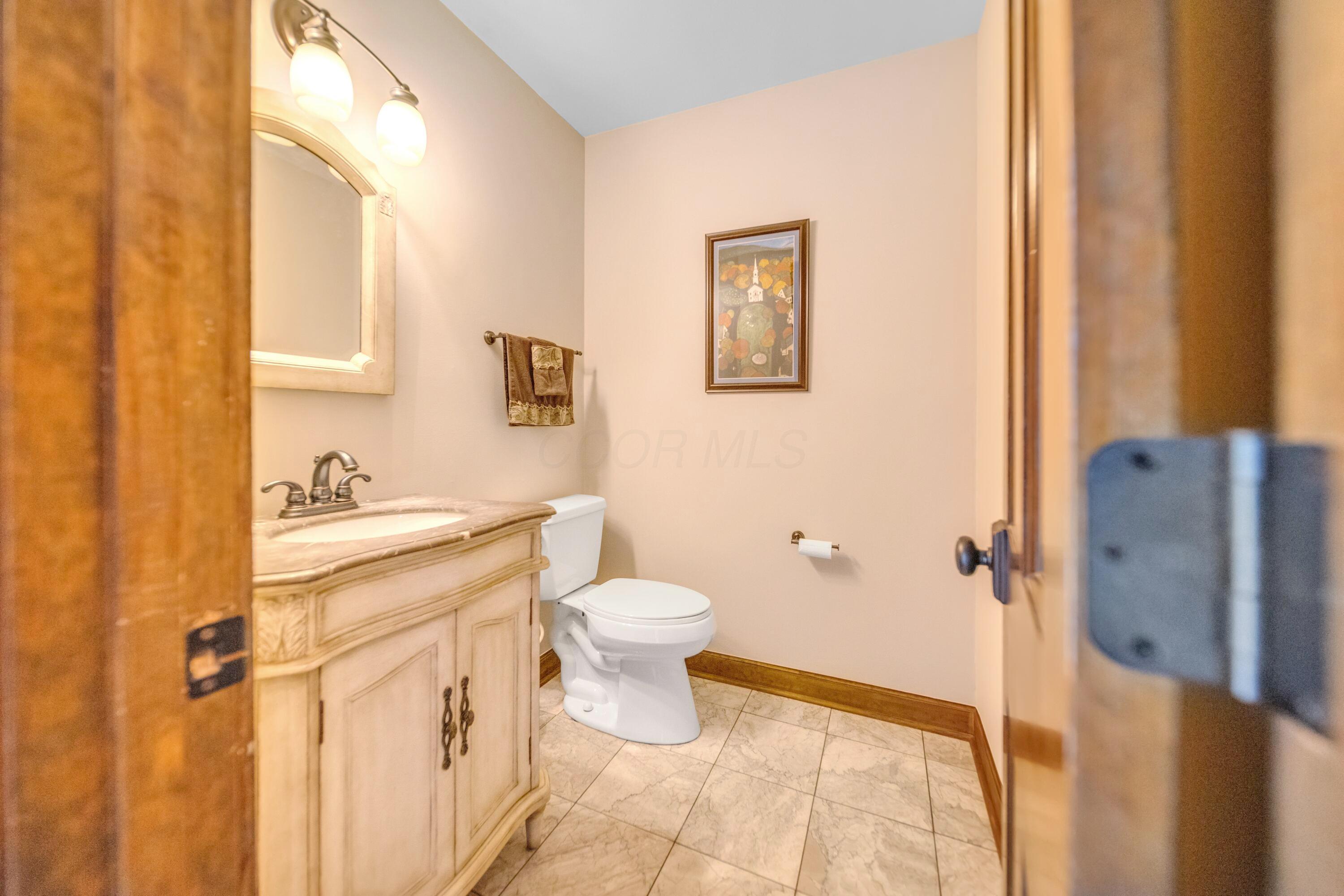 8565 Crail Court, Dublin, Ohio image 12