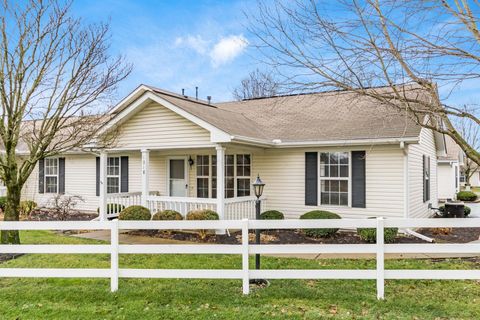 Photo of 1318 Hillview Circle E, Newark, OH 43055 (MLS # 222043968)
