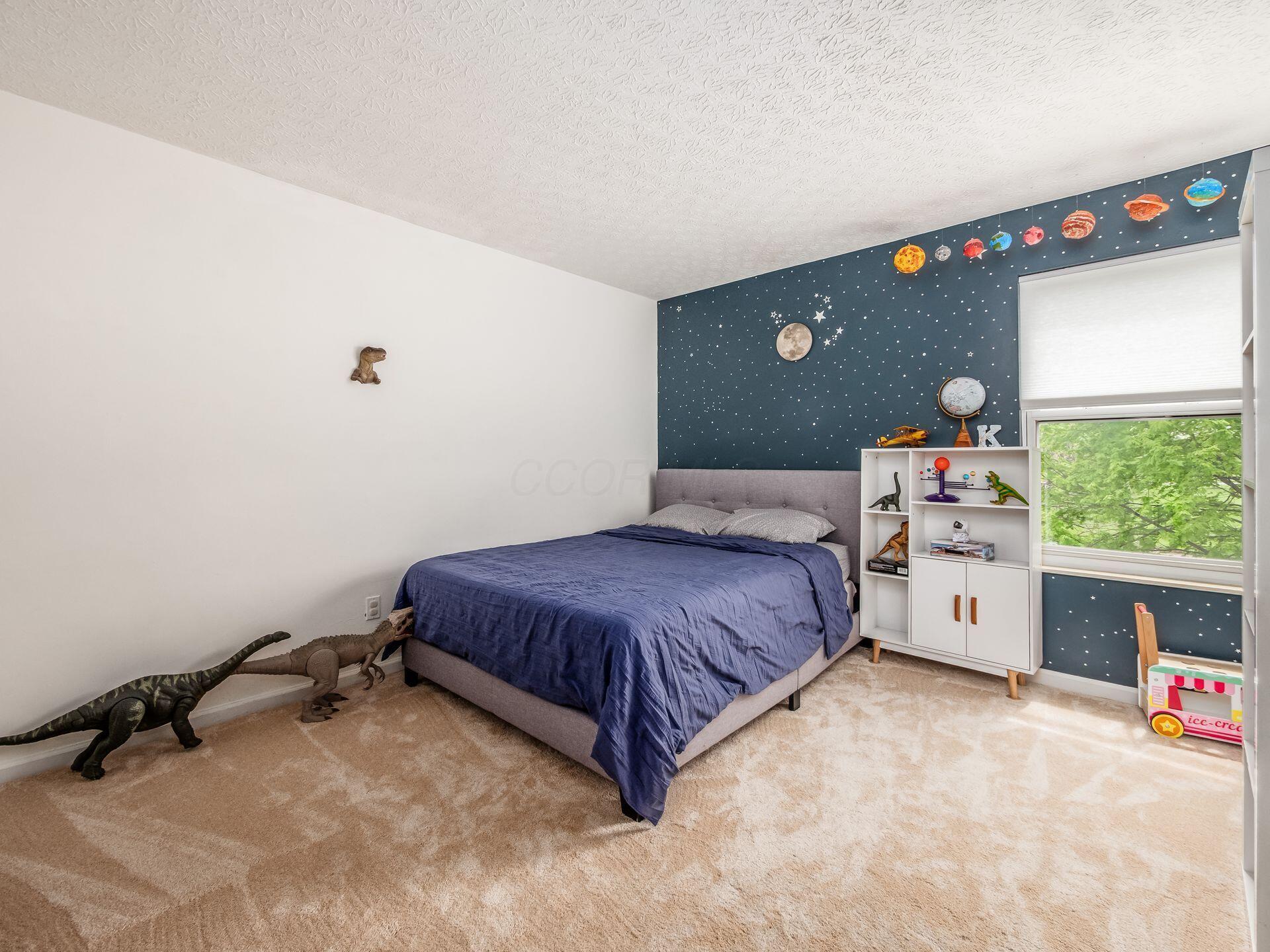 4015 Marsol Avenue, Grove City, Ohio image 25