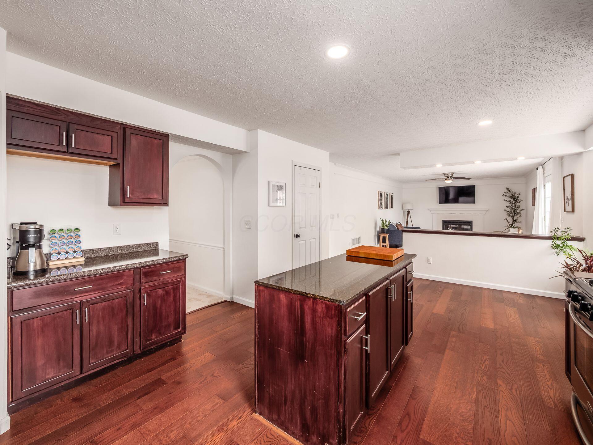 4015 Marsol Avenue, Grove City, Ohio image 10