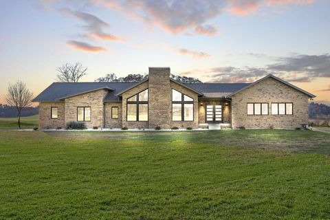 Photo of 3489 Country Club Road SW, Lancaster, OH 43130 (MLS # 225043567)