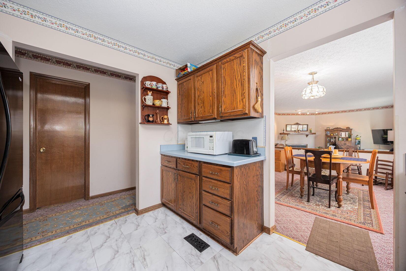 1364 Azalea Drive, Reynoldsburg, Ohio image 8