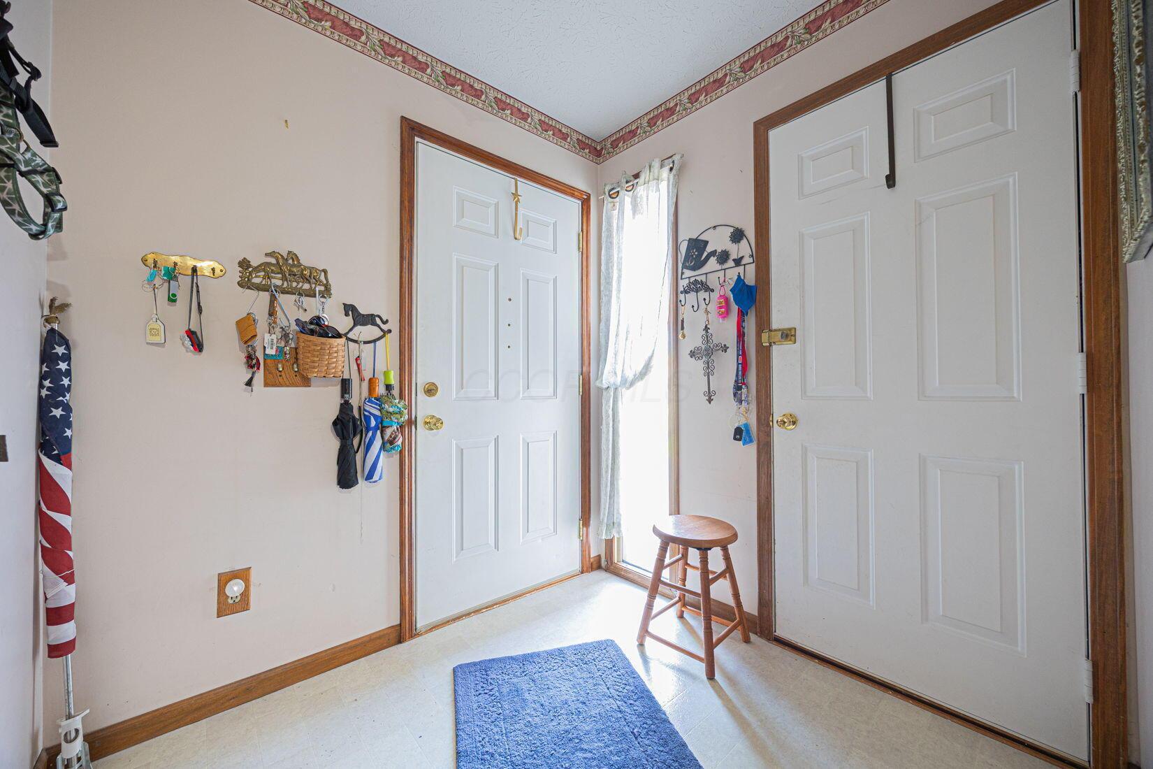 1364 Azalea Drive, Reynoldsburg, Ohio image 4