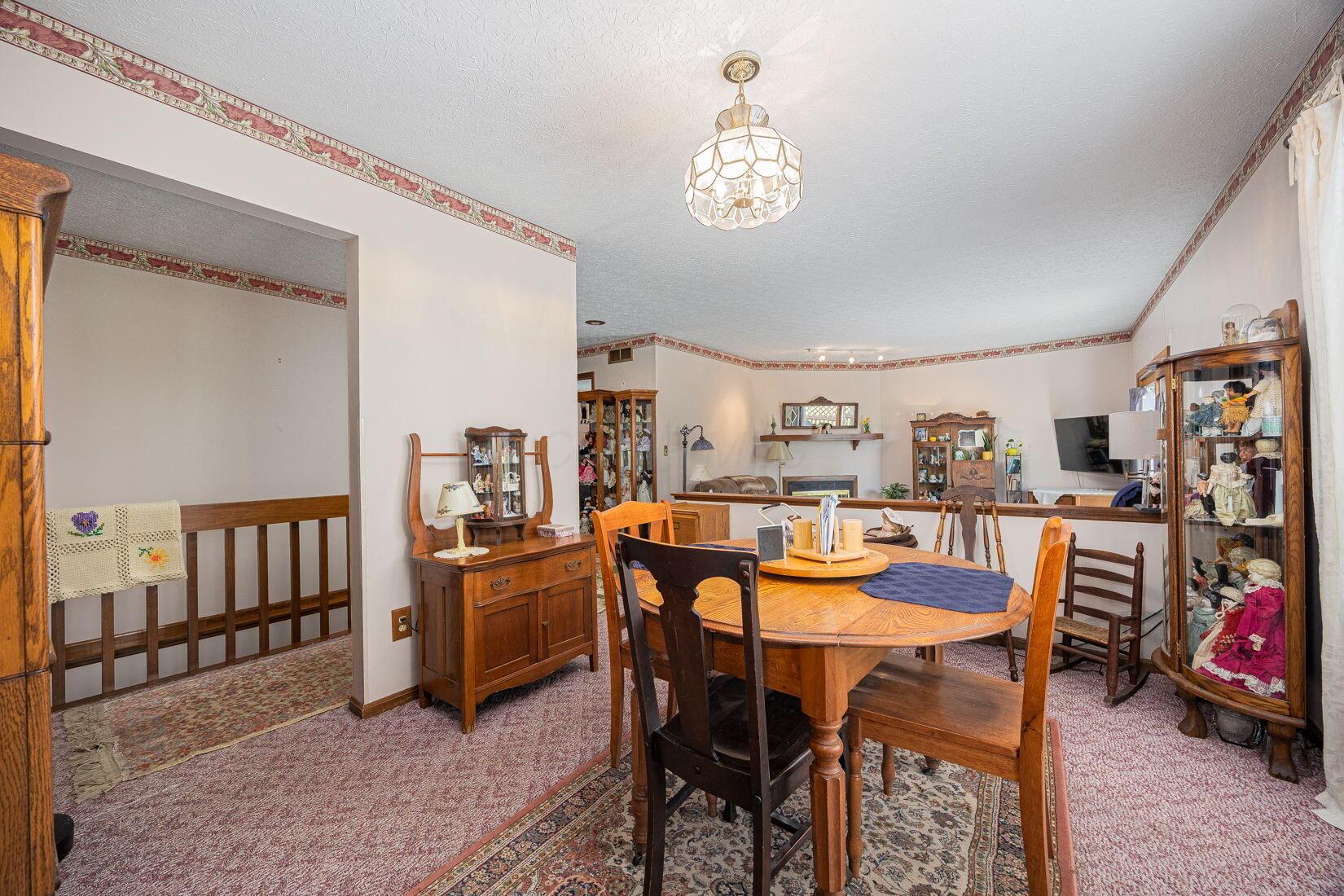 1364 Azalea Drive, Reynoldsburg, Ohio image 10