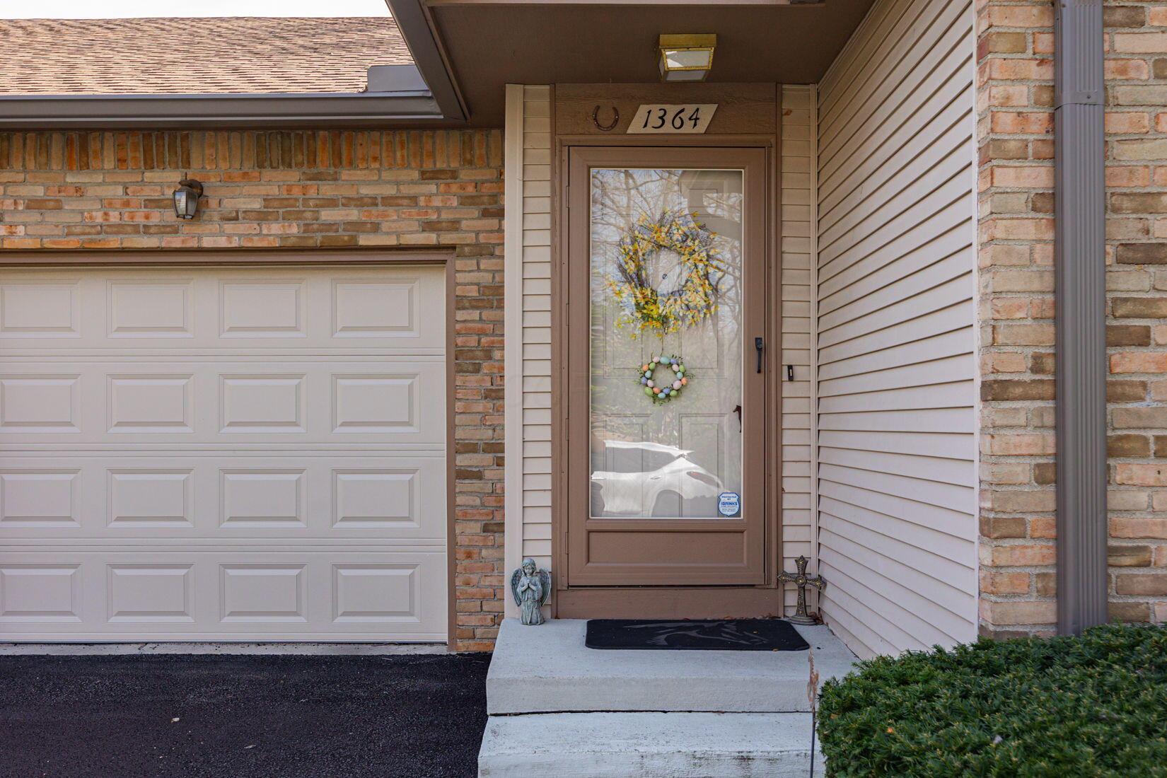 1364 Azalea Drive, Reynoldsburg, Ohio image 2
