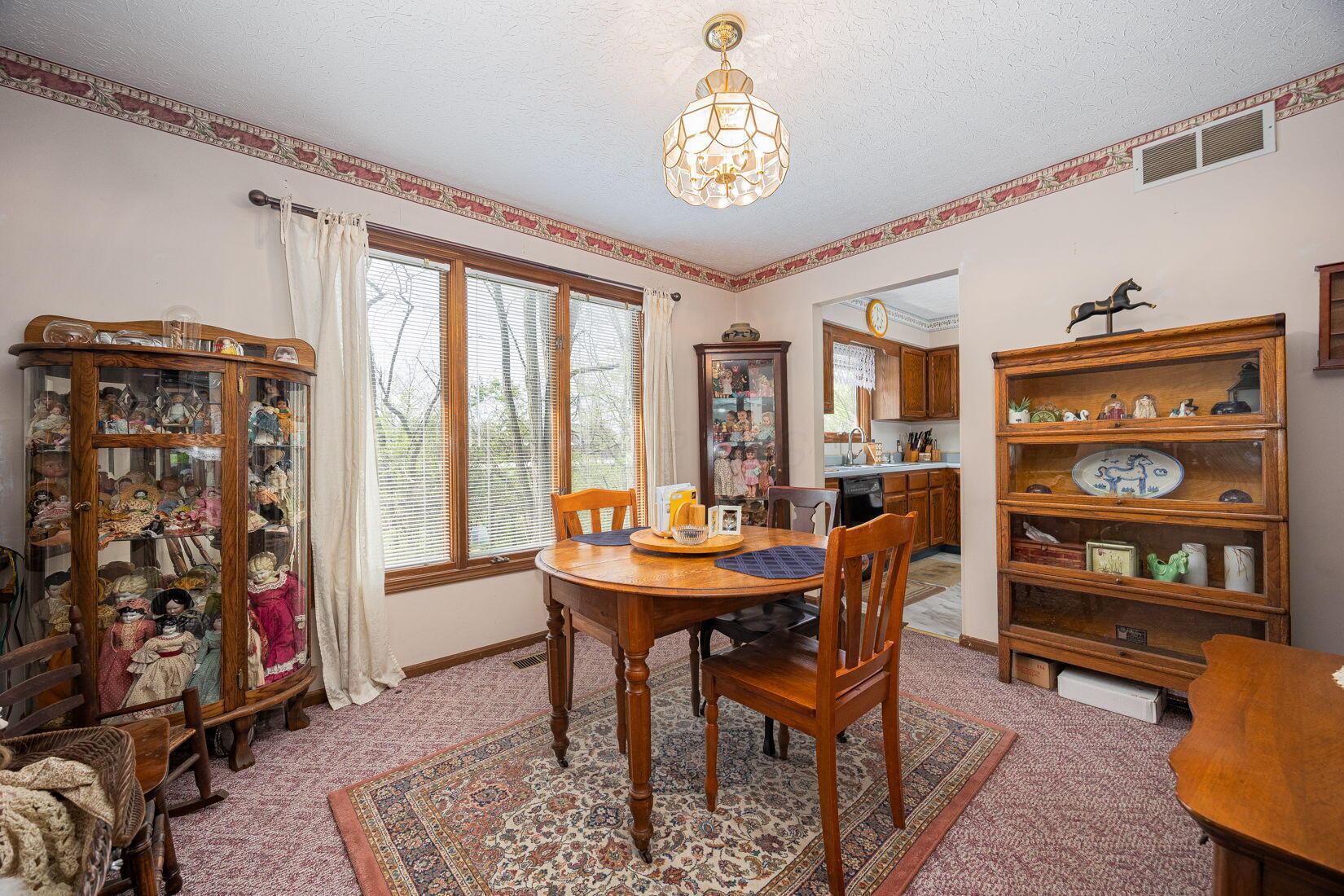 1364 Azalea Drive, Reynoldsburg, Ohio image 9