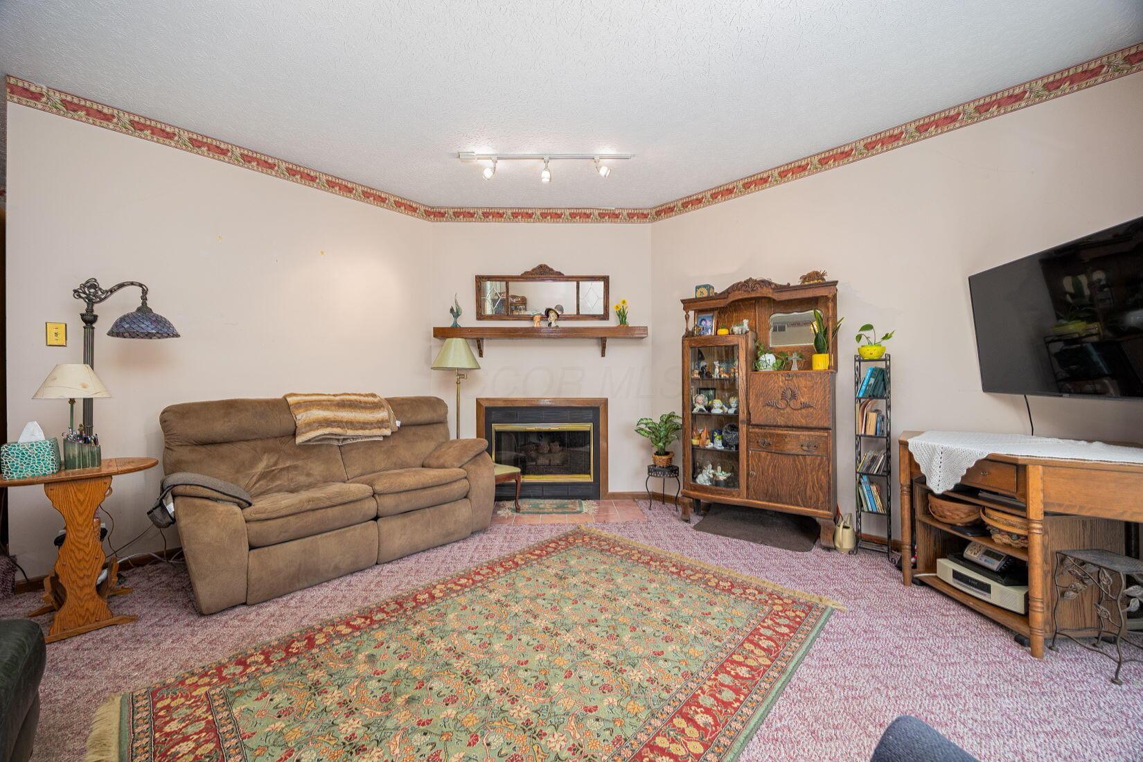 1364 Azalea Drive, Reynoldsburg, Ohio image 15