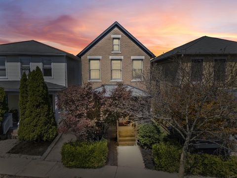 Photo of 156 E 4th Avenue, Columbus, OH 43201 (MLS # 225034961)