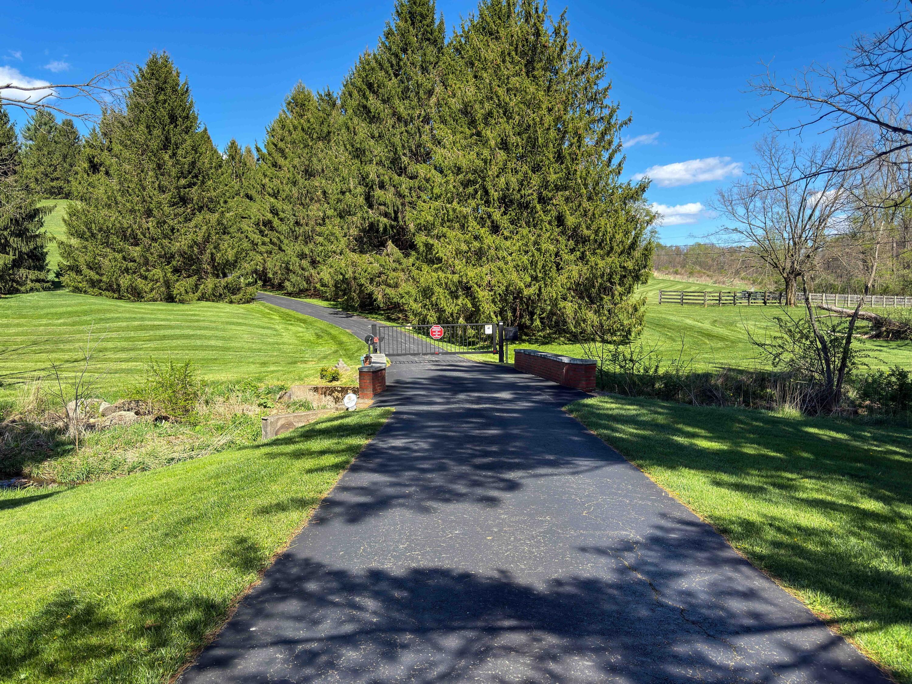 1085 Pleasant Valley Road