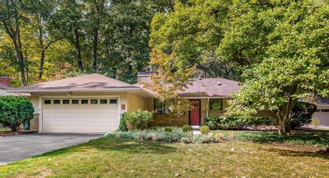 Photo of 3965 Wynding Drive, Columbus, OH 43214 (MLS # 225039274)