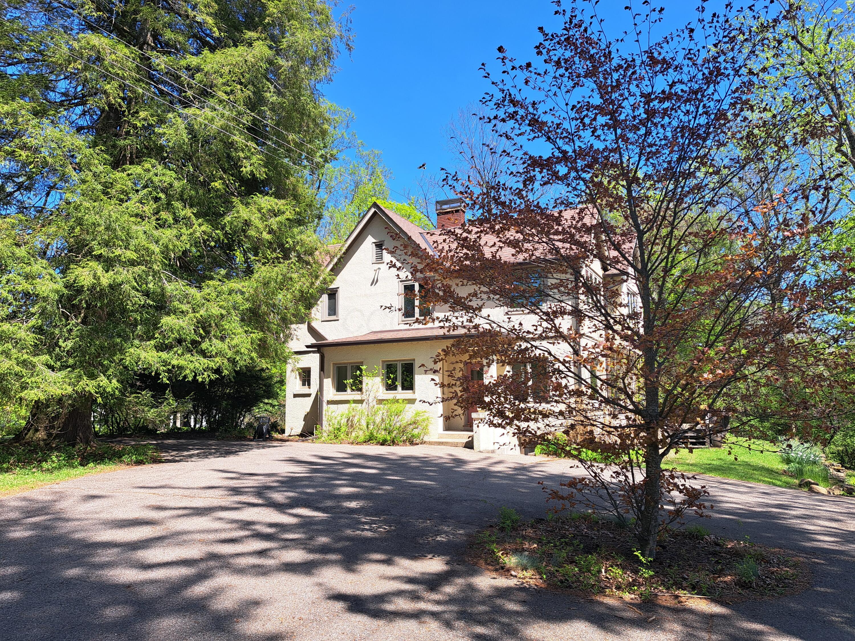 527 Burg Street, Granville, Ohio image 1