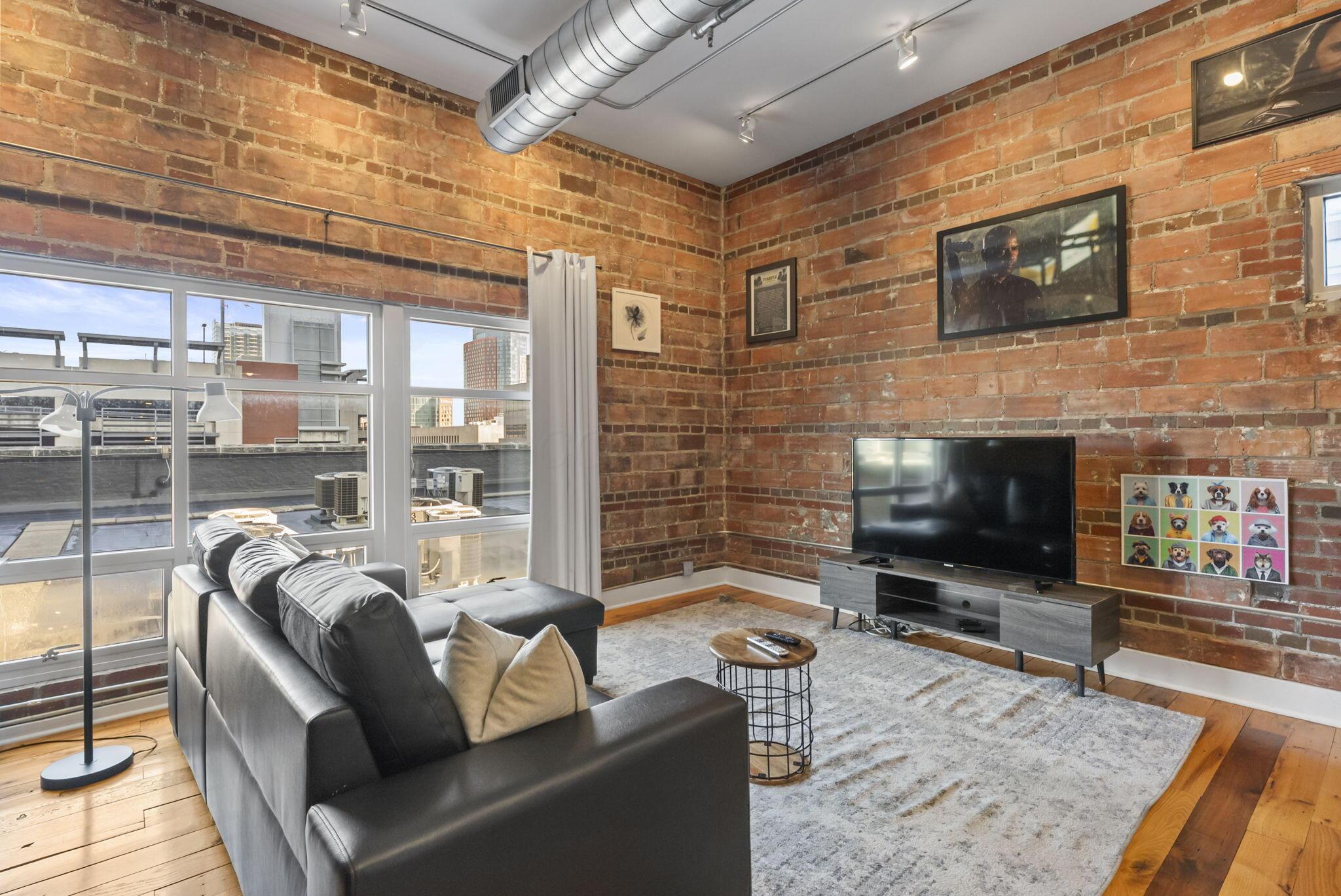 221 N Front Street 602