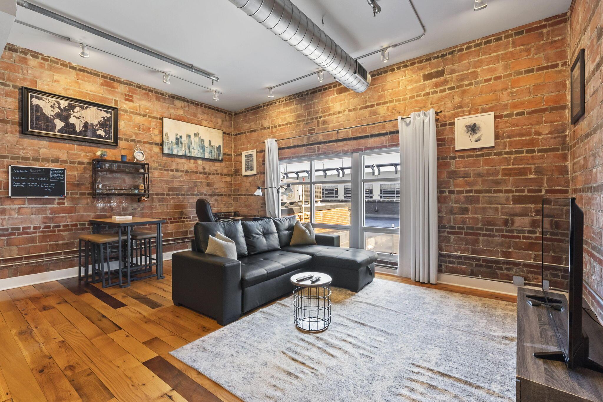 221 N Front Street 602