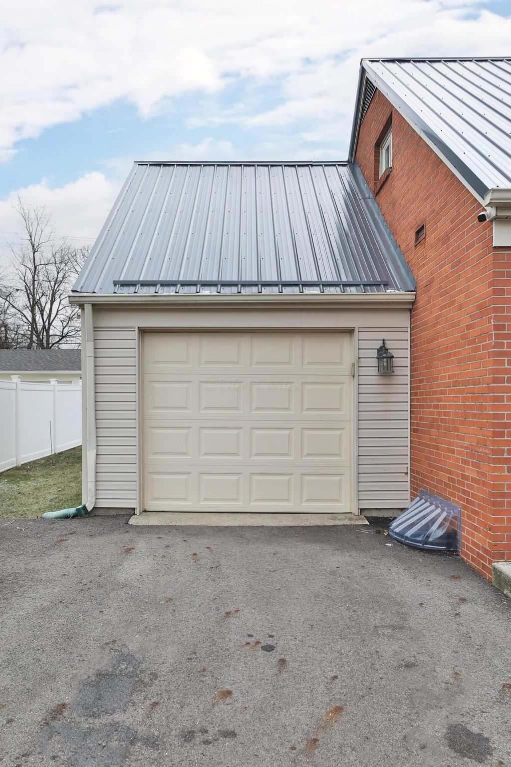 Photo of 404 Old Village Road, Columbus, OH 43228 (MLS # 226002172)