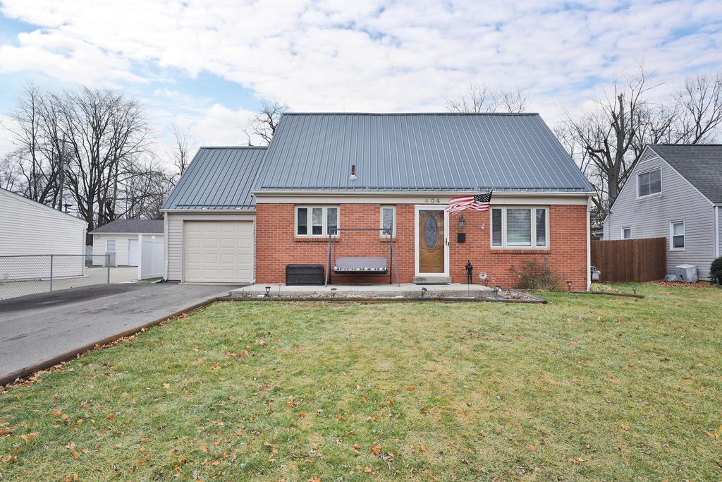 Photo of 404 Old Village Road, Columbus, OH 43228 (MLS # 226002172)
