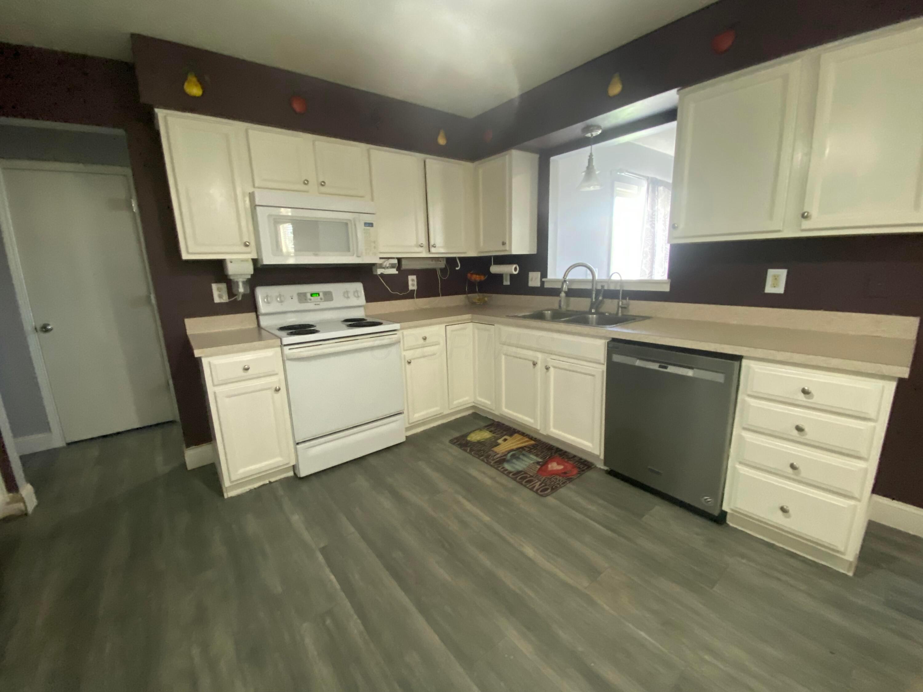255 Lofton Circle, Delaware, Ohio image 3