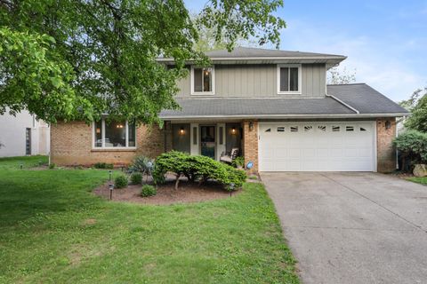 Photo of 992 Conestoga Drive, Columbus, OH 43213 (MLS # 226014011)