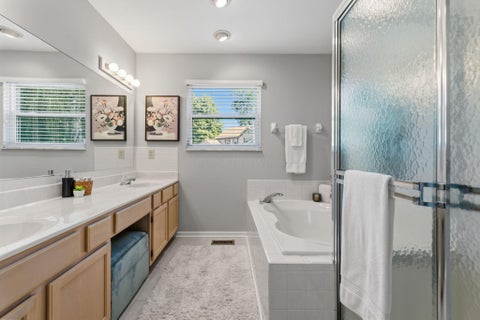 Tiny photo for 3992 Silverglade Court, Columbus, OH 43230 (MLS # 226034478)