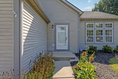 Tiny photo for 3992 Silverglade Court, Columbus, OH 43230 (MLS # 226034478)