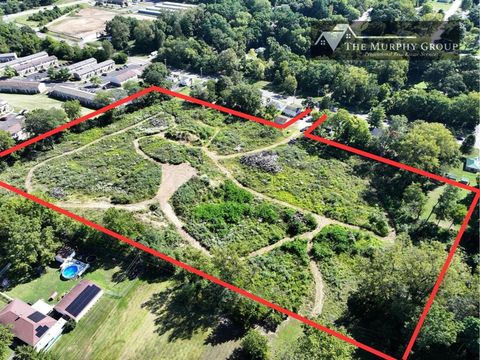 Photo of 1827 N Belmont Avenue, Springfield, OH 45503 (MLS # 226010861)