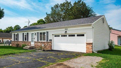 Photo of 1922 Reddington Road, Newark, OH 43055 (MLS # 226033049)