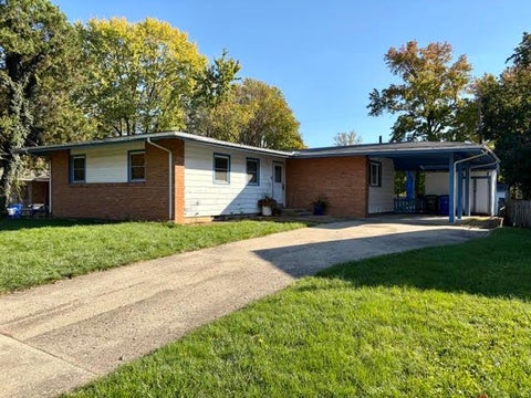 Photo of 2579 Swansea Road, Columbus, OH 43221 (MLS # 226040534)