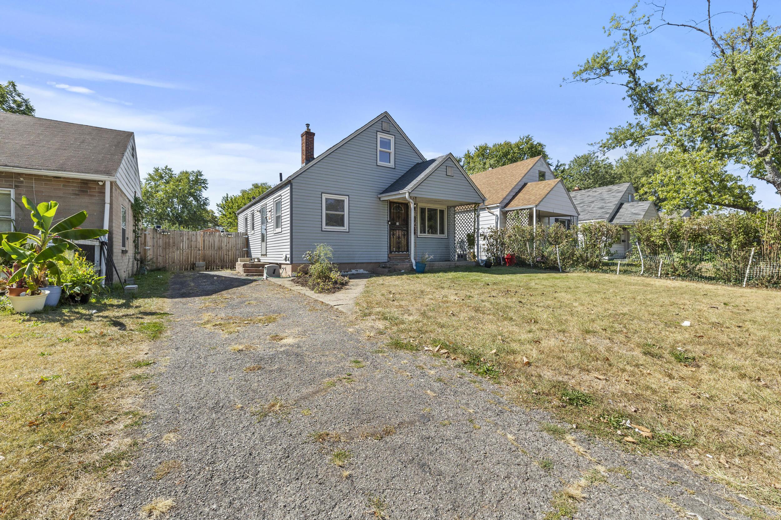 Photo 2 of 20 of 505 S Waverly Street house