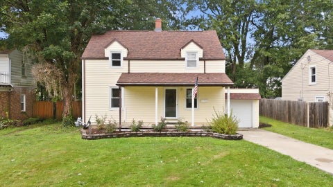 Photo of 232 Fairlawn Avenue, Mansfield, OH 44903 (MLS # 226030633)
