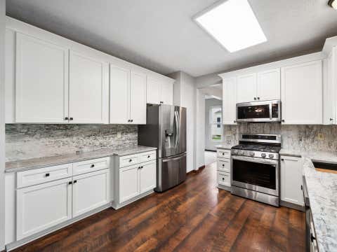 Tiny photo for 5692 Westbriar Court, Hilliard, OH 43026 (MLS # 226030798)