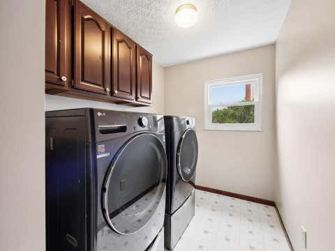 Tiny photo for 5692 Westbriar Court, Hilliard, OH 43026 (MLS # 226030798)