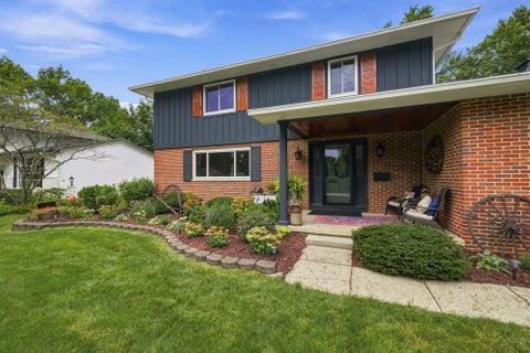 Photo of 711 Olde Orchard Court, Columbus, OH 43213 (MLS # 226033416)