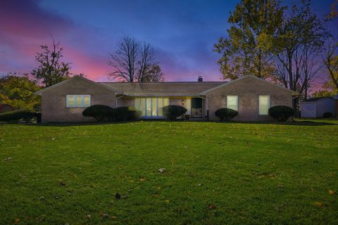 Photo of 7585 Wrenview Drive, Springfield, OH 45502 (MLS # 225042400)