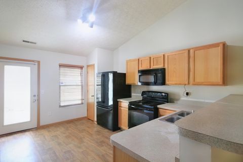 Photo of 2193 Rustic Ledge Drive, Columbus, OH 43219 (MLS # 225038105)