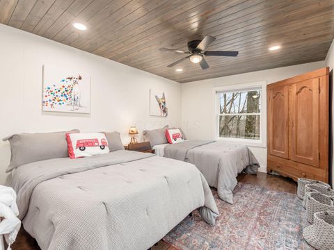 Tiny photo for 1060 Fox Lane, Sugar Grove, OH 43155 (MLS # 225037371)